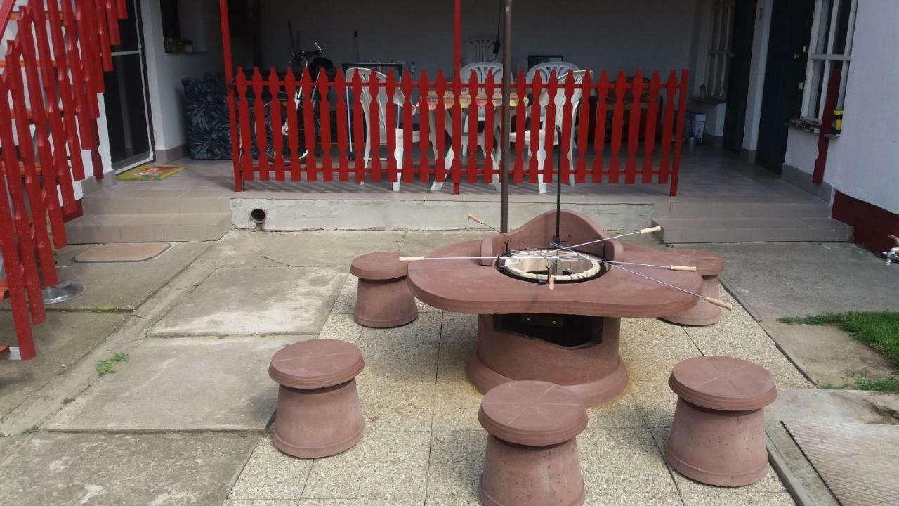 Levendula Vendeghaz Apartment Hajduszoboszlo Bagian luar foto